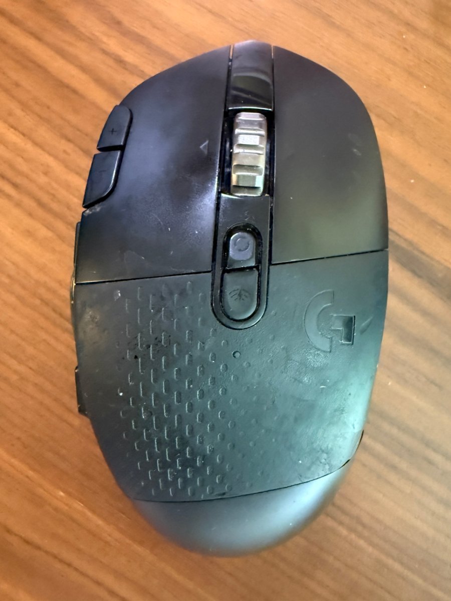長年使い込んだロジクール G604 ワイヤレスゲーミングマウス